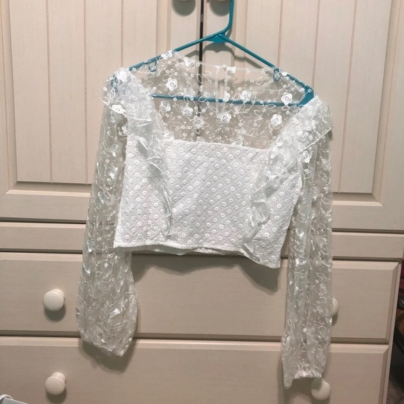 ✅ WHITE LACE TOP - Picture 8 of 12